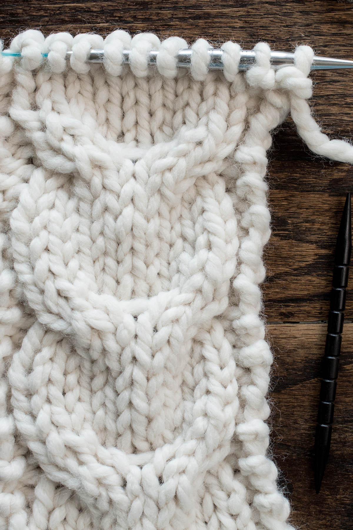 Horseshoe Cable Knitting Stitch Pattern Learn it Here