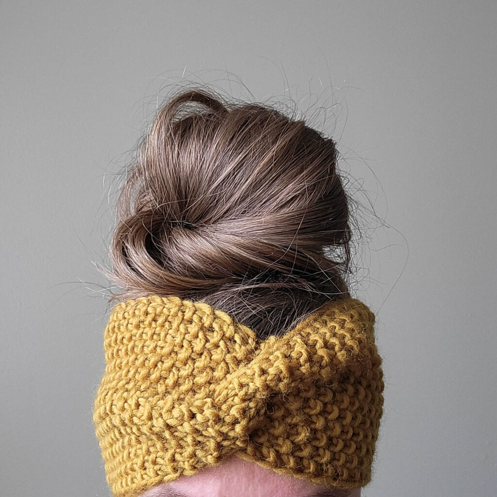 Super Simple Ribbed Headband pattern by Snickerdoodle Knits