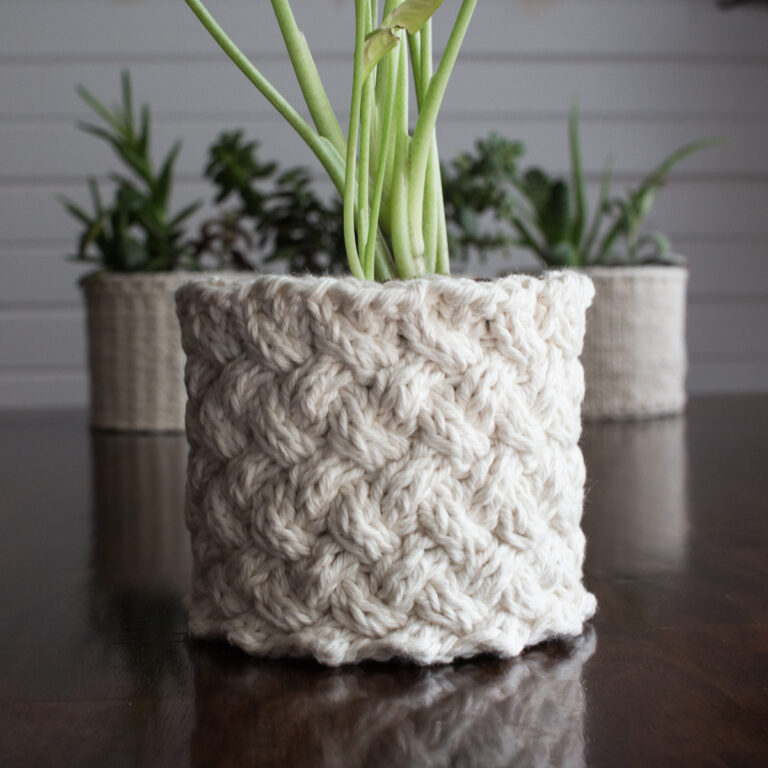 Cable Stitch Plant Pot Holder